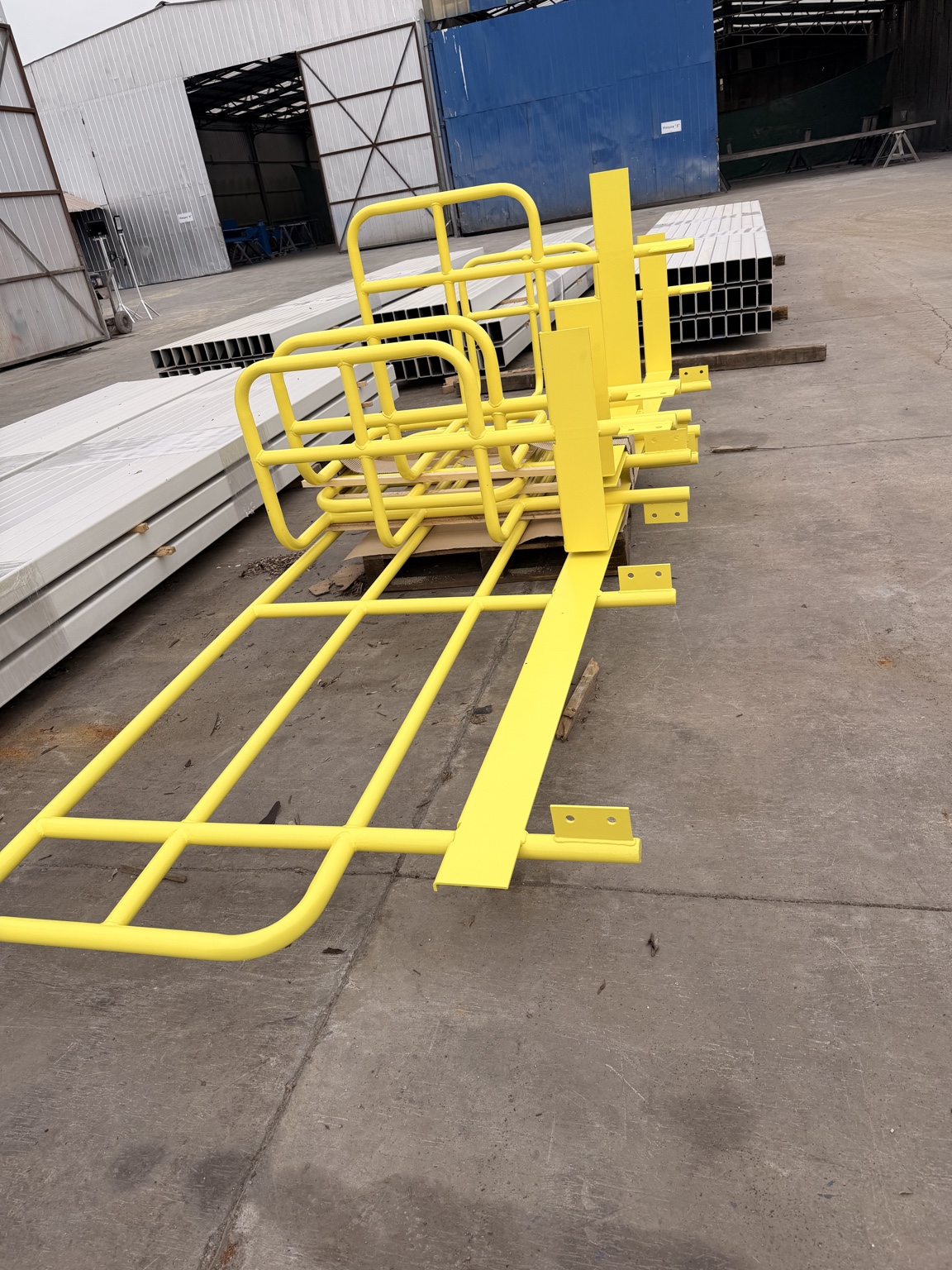 BARANDAS PARA MUELLE PESQUERO — IR Ltda.